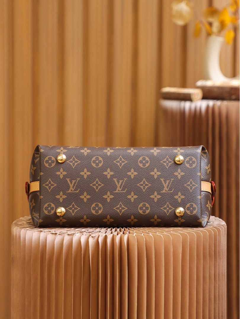 LOUIS VUITTON LV CARRYALL PM, Luxury, Bags & Wallets on Carousell