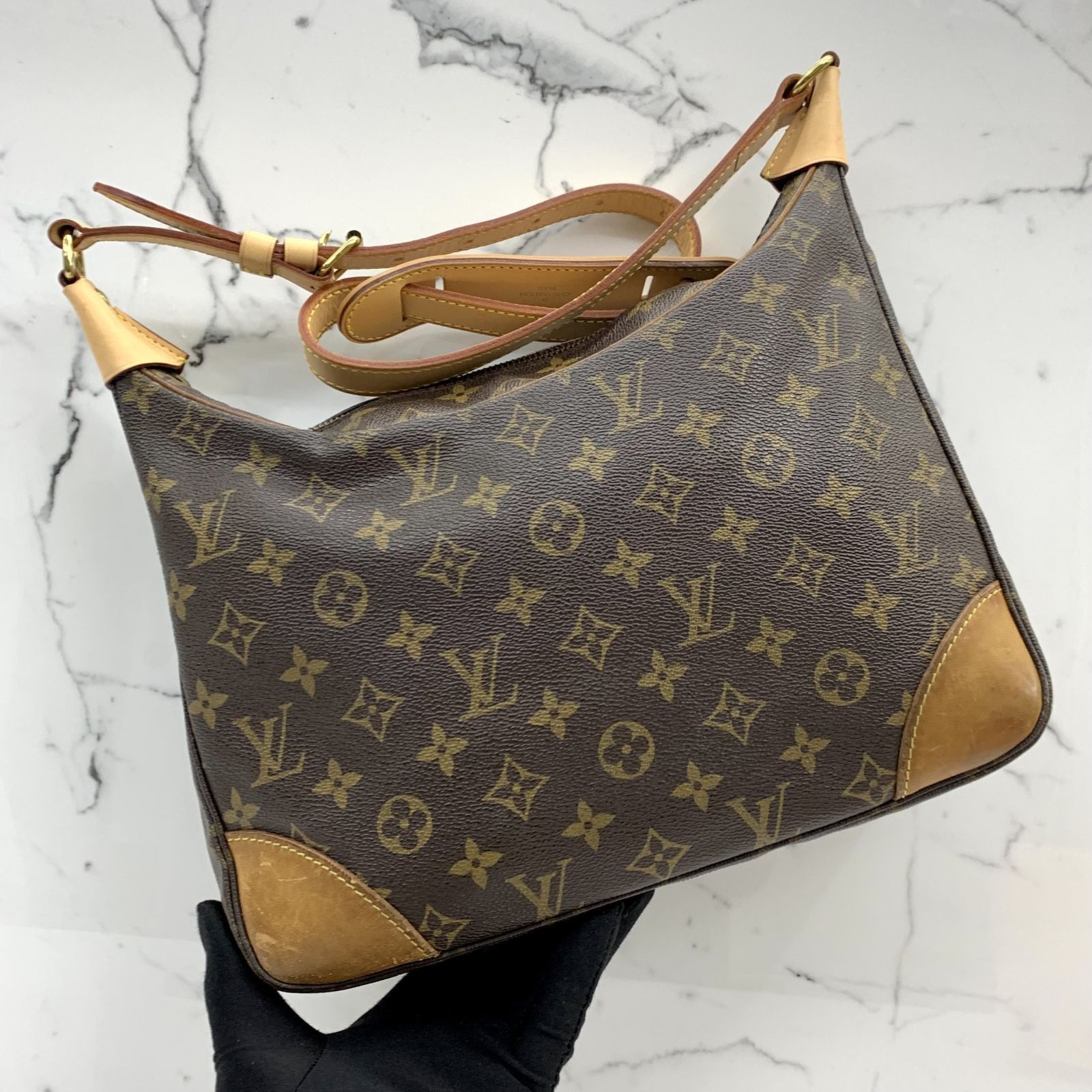 Louis Vuitton LV Vintage Boulogne Shoulder Crossbody Bag, Luxury, Bags &  Wallets on Carousell