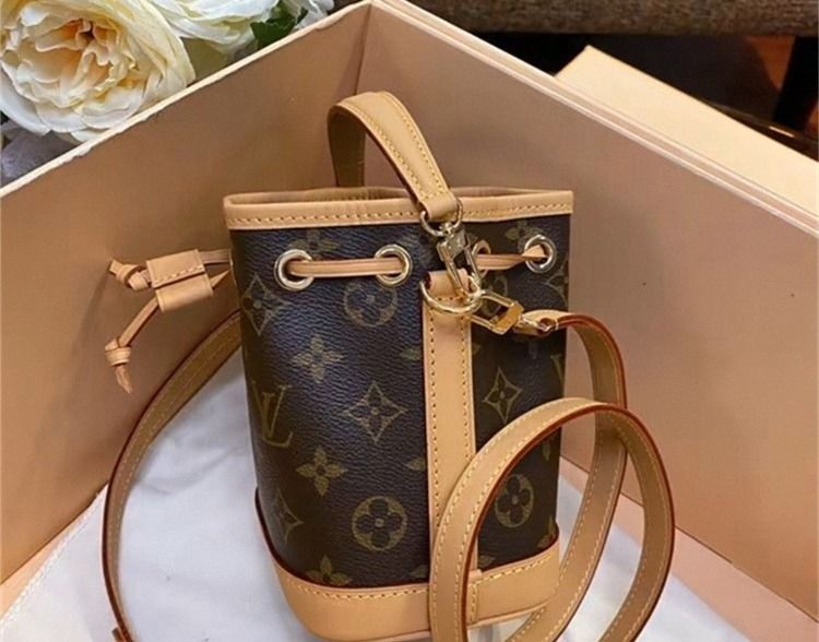 fjerne Jonglere Litteratur Louis Vuitton Micro Noe Classic Old Floral Drawstring Bag, Women's Fashion,  Bags & Wallets, Purses & Pouches on Carousell