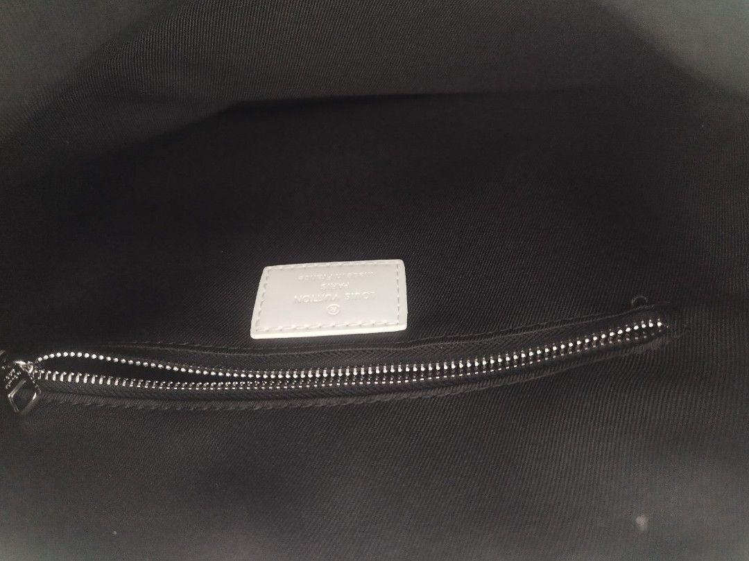 Cloth bag Louis Vuitton Brown in Cloth  31766654