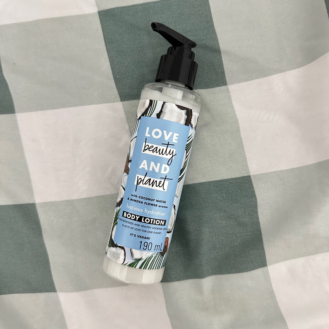love beauty and body lotion coconut water, Kesehatan