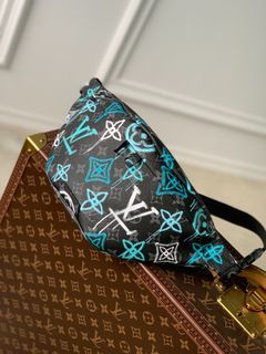 Louis Vuitton Discovery Bumbag in Virgil Abloh Monogram Noir Mens Sling Bag