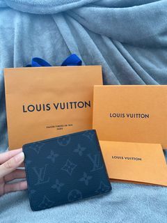 Louis Vuitton EPI LV MULTIPLE WALLET Noir/Blue Marine Folding Wallets M60662