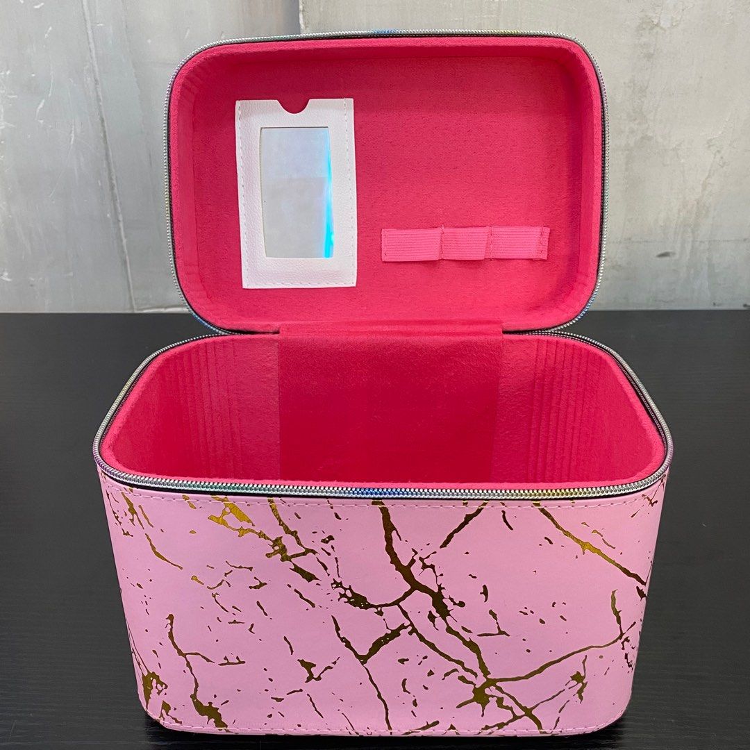 Make Up Box (Marble Pink) Large 41181812 (Category: Makeup) located in Paranaque City. Submitted by gladkingphilippines (Listing ID 1236907442, Image 2). Description: .