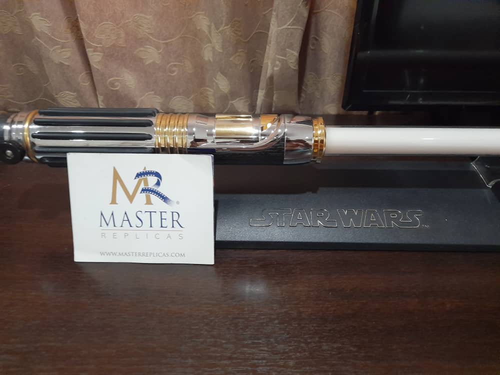 Star Wars Mace Windu Lightsaber (Master Replica), Hobbies & Toys, Toys