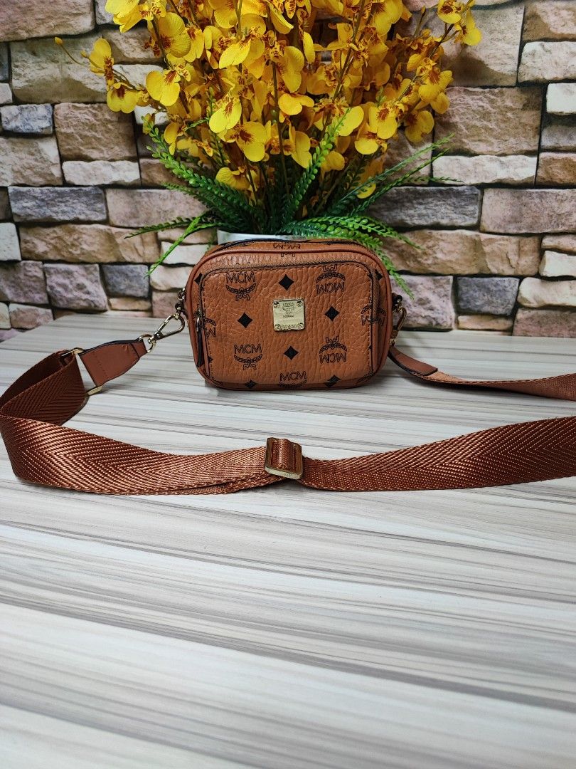 Mcm mini 2025 vintage crossbody bag