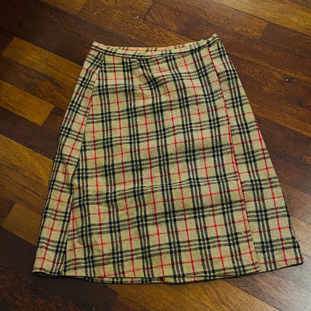 Burberry skirt used deals