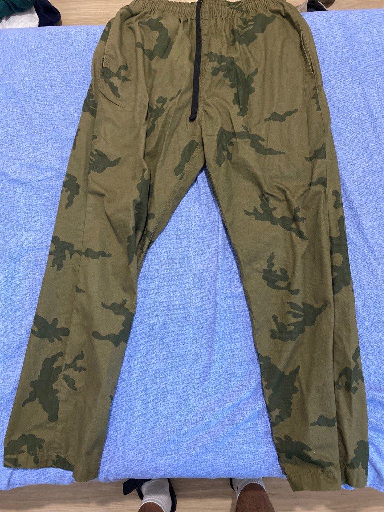 MNLA Green Military Pants (Category: Joggers) located in Paranaque City. Submitted by firestartstoburn (Listing ID 1236877060, Image 1). Description: No issues.