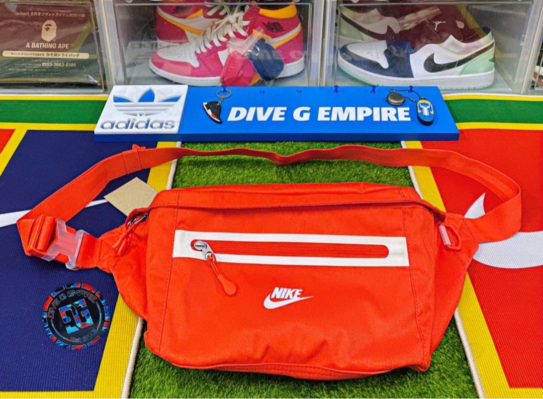 Nike fanny top pack red