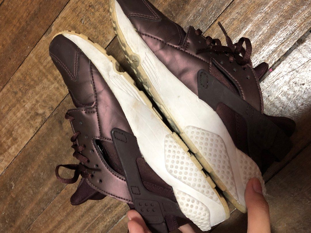 Nike huarache deals maroon womens