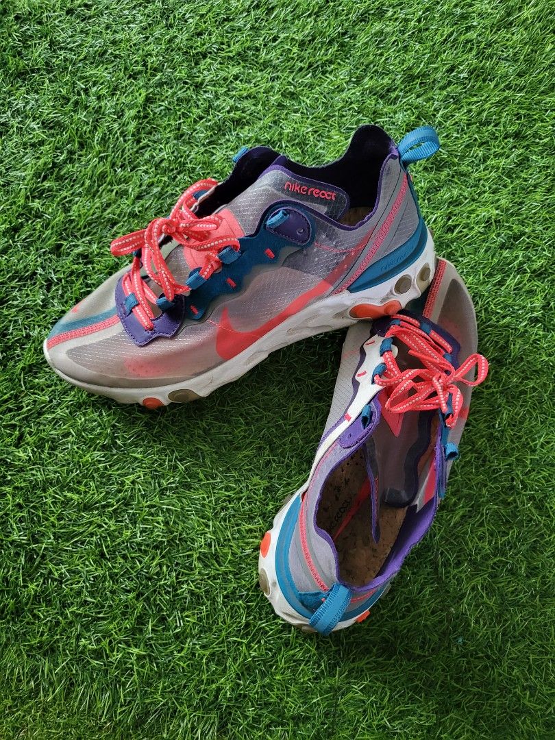 React element on feet store