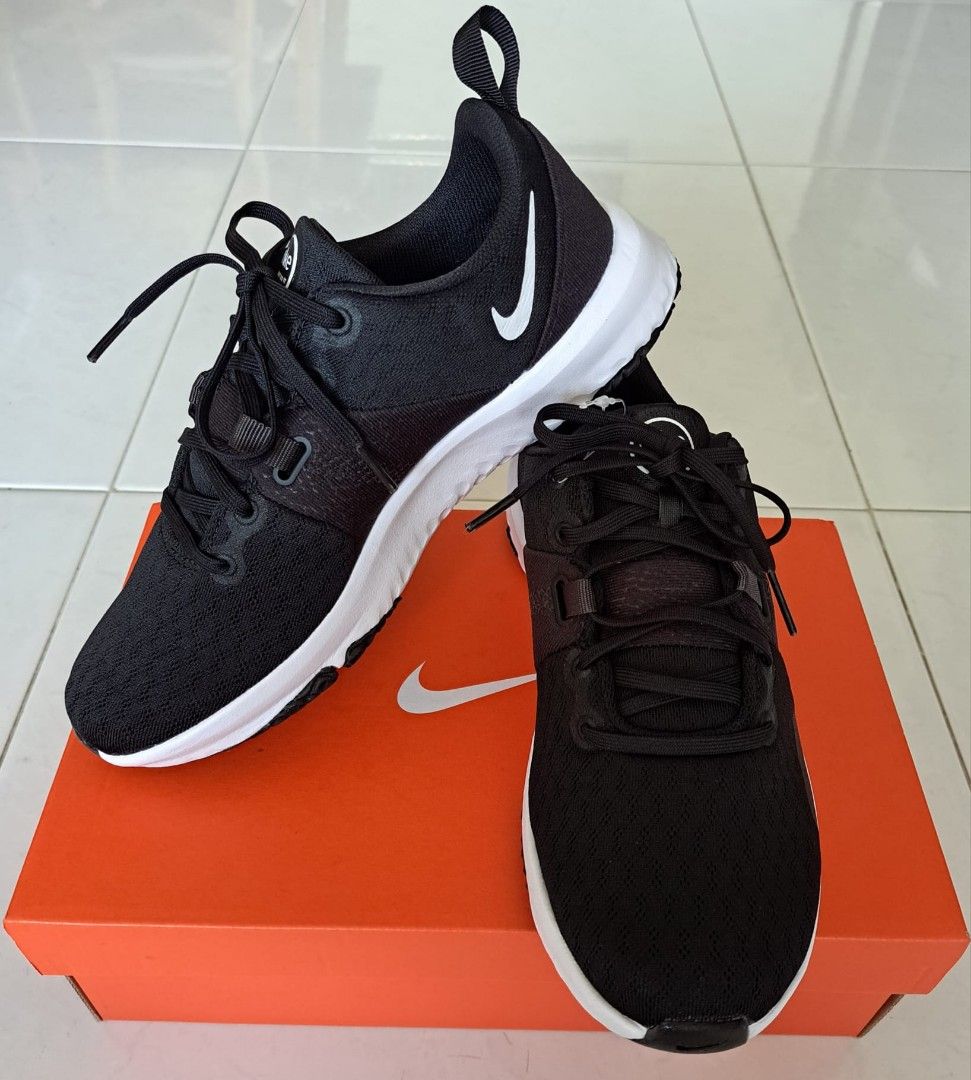 Girls nike discount trainers size 3