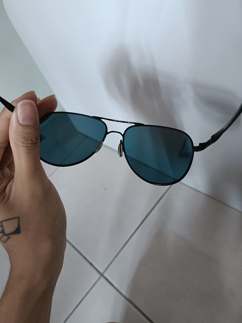 Oakley elmont large deals