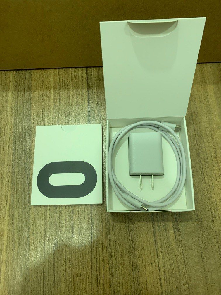 Oculus Quest 2 Charger & Cable, Mobile Phones & Gadgets, Mobile