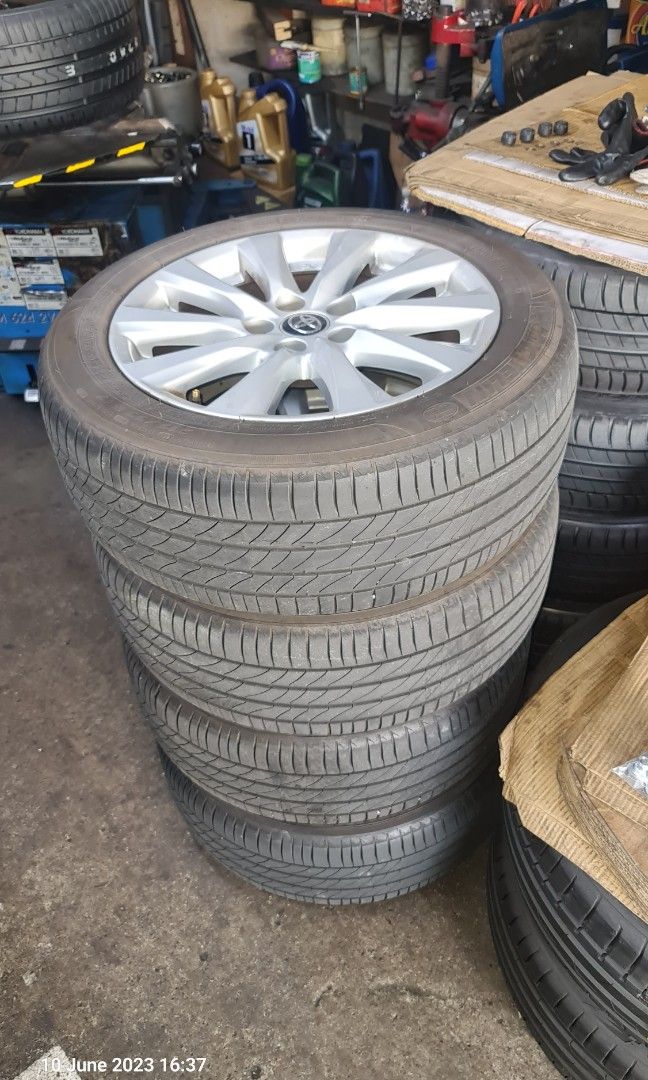 Original Toyota Camry 17" Rim +Tyre, Car Accessories, Tyres & Rims on