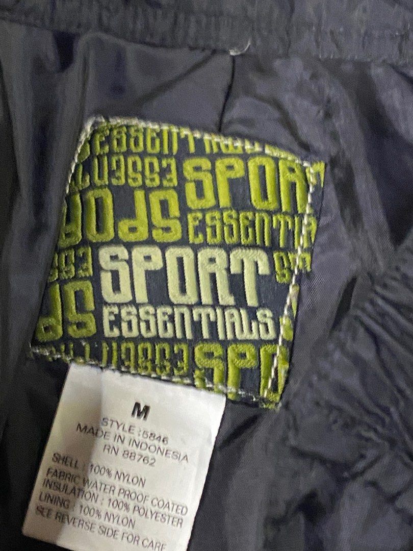 PARACHUTE PANTS SPORT ESSENTIAL (Category: Trousers) located in Manila. Submitted by galstuff (Listing ID 1236791119, Image 3). Description: UNISEX THRIFTED.
