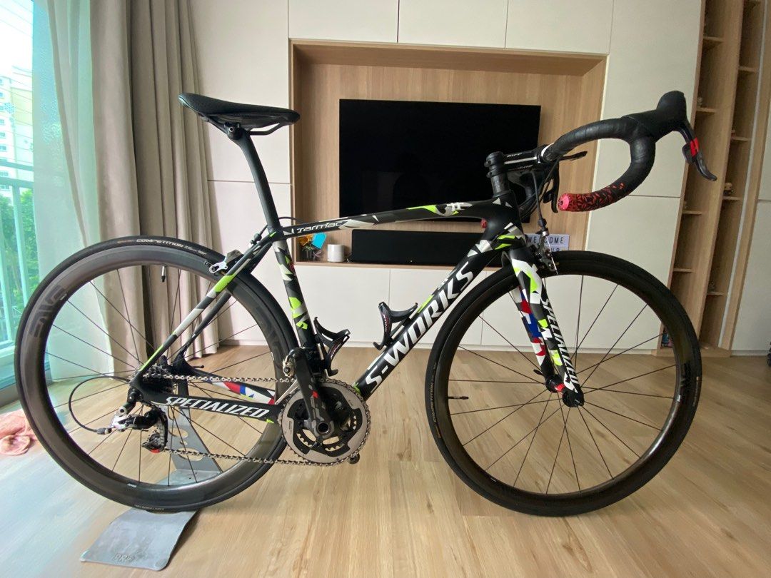 S works tarmac shop 2015