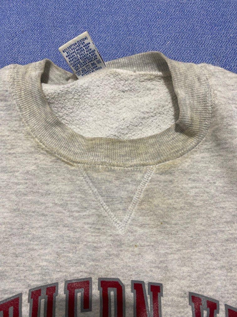 Pullover Sweater (Category: Tshirts & Polo Shirts ) located in Paranaque City. Submitted by firestartstoburn (Listing ID 1236873867, Image 2). Description: Washable stain on collar.