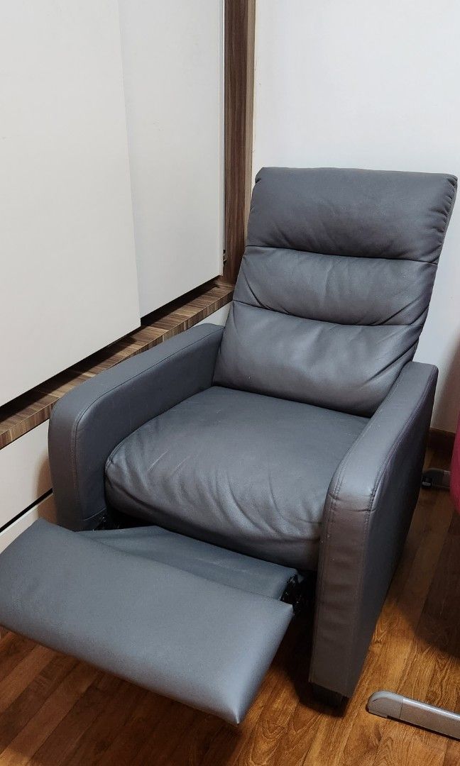 Rasco Recliner for nursing moms, Furniture & Home Living, Furniture