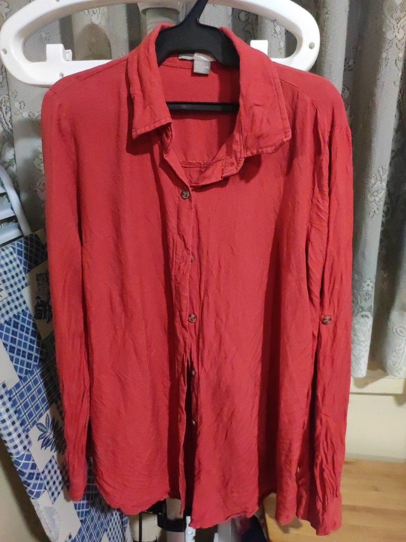 Forever 21- Red Orange long sleeve blouse (Category: Longsleeves) located in San Juan City. Submitted by _rian (Listing ID 1236941964, Image 1). Description: Used a few times. Most of the time stored in cabinet. Medium size Has a long and slim fit..