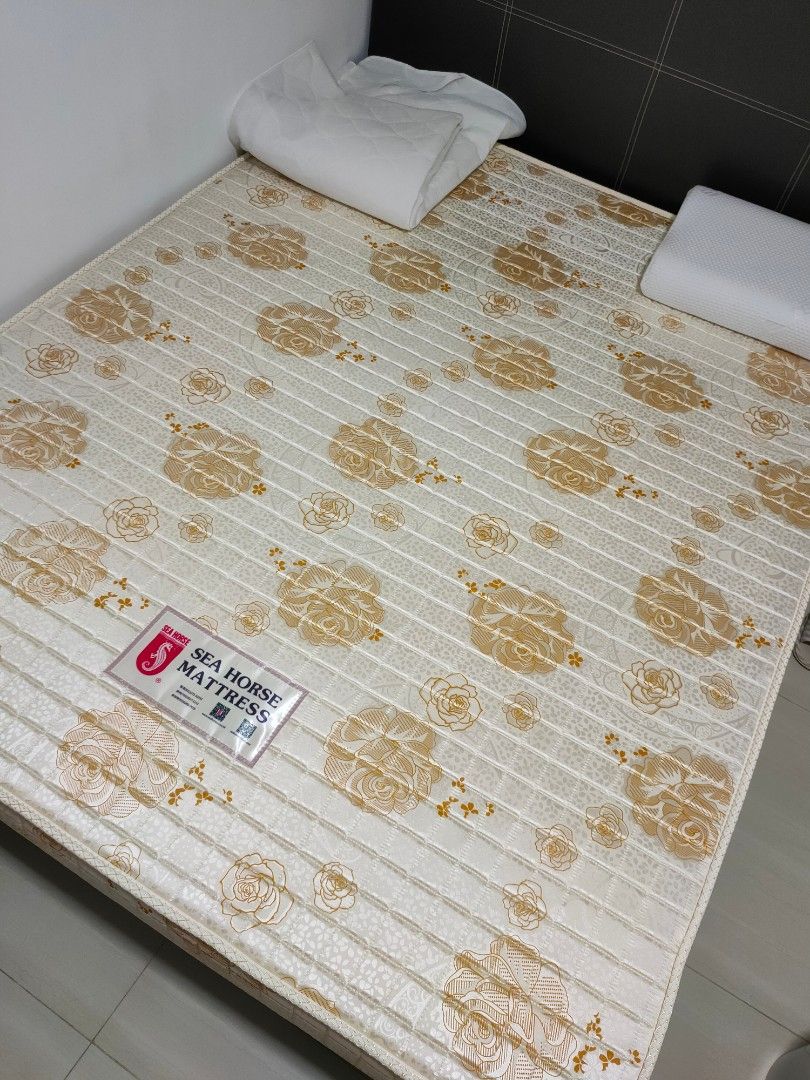 Seahorse queensize mattress, Furniture & Home Living, Furniture, Bed