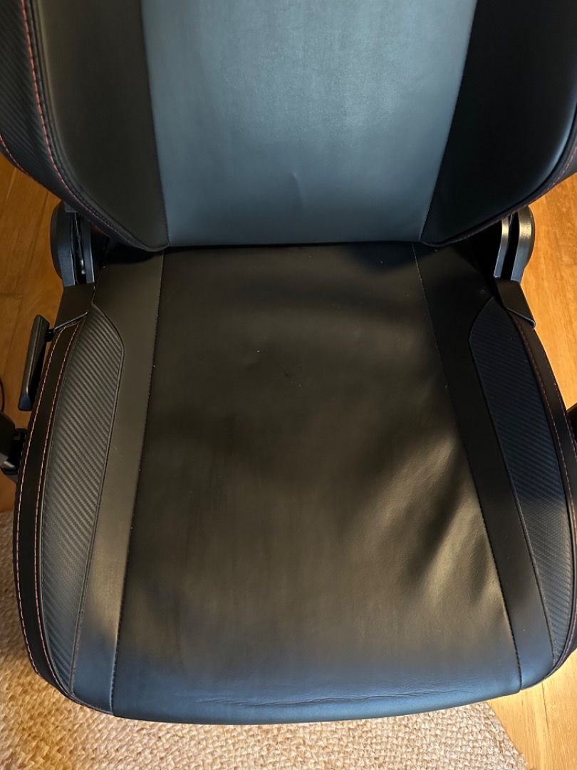 SecretLab TITAN EVO with Memory Foam Head Pillow, Furniture