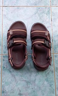 (Kategori: ) berada di . Dikirim oleh GoodClothess (ID iklan 1236839202, Gambar 1). Deskripsi: .
