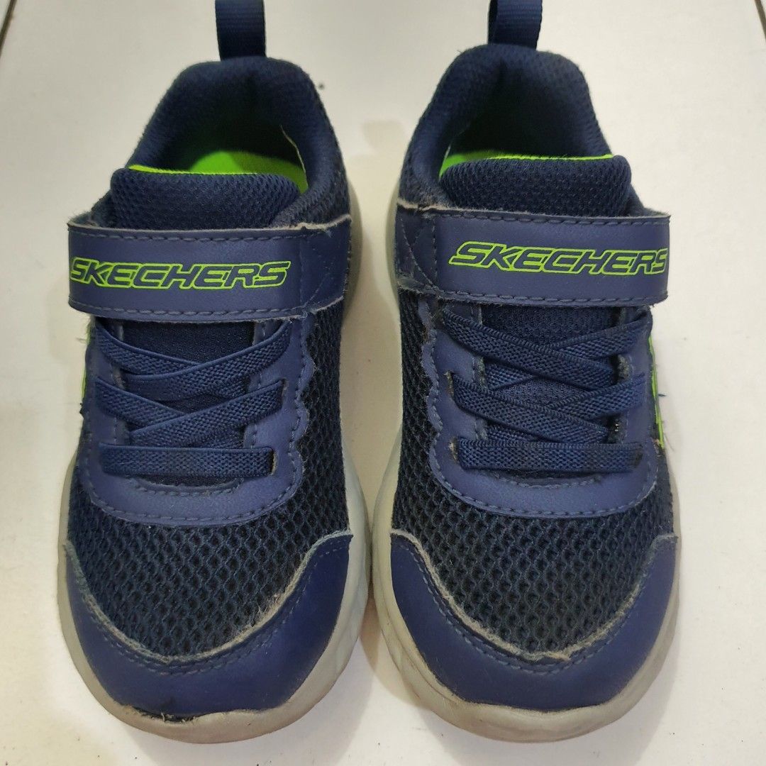 Sepatu sport hotsell skechers