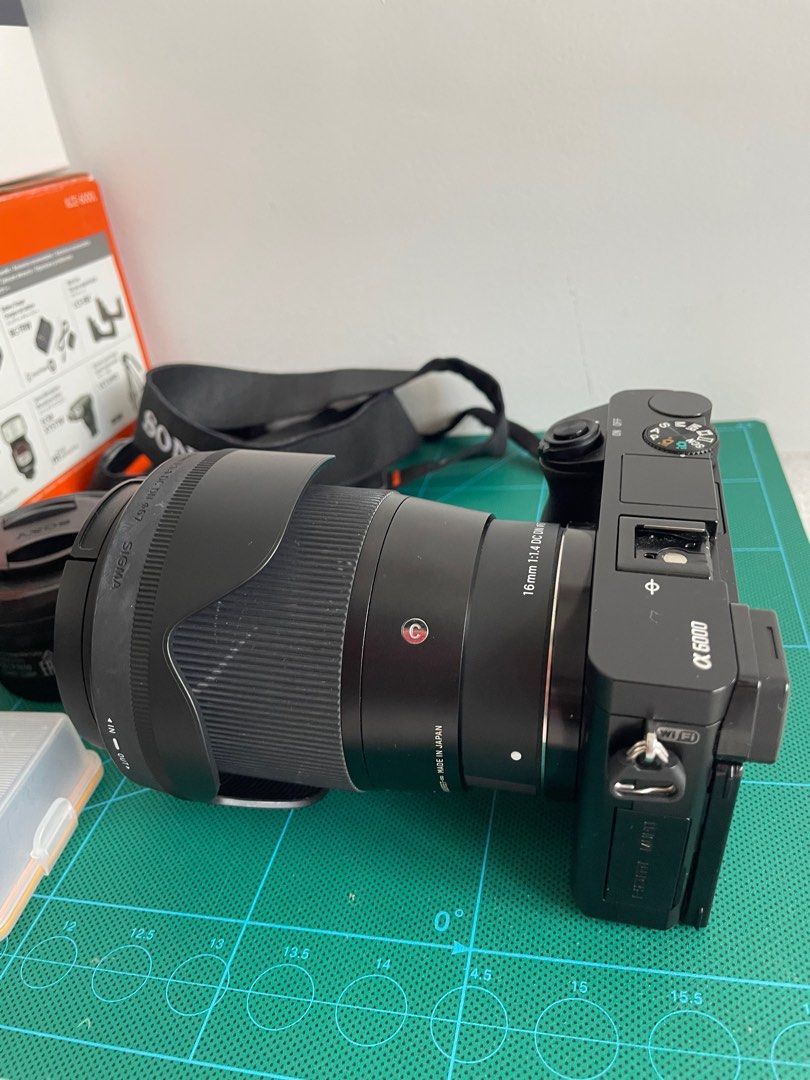 Sony A6000 bundle (Sigma 16mm F1.4 E mount), Photography, Cameras on