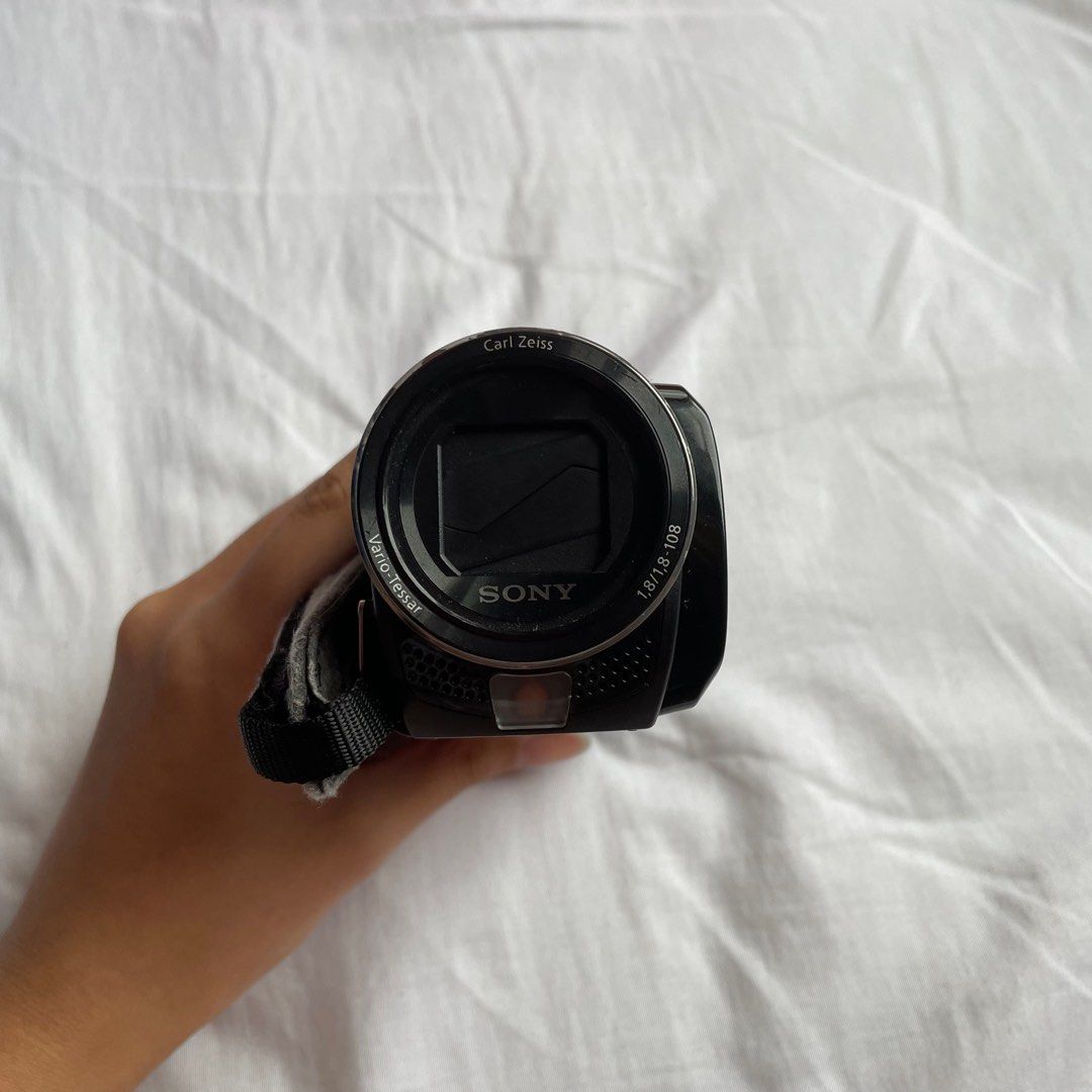 Sony DCRSX85 handycam, Photography, Video Cameras on Carousell