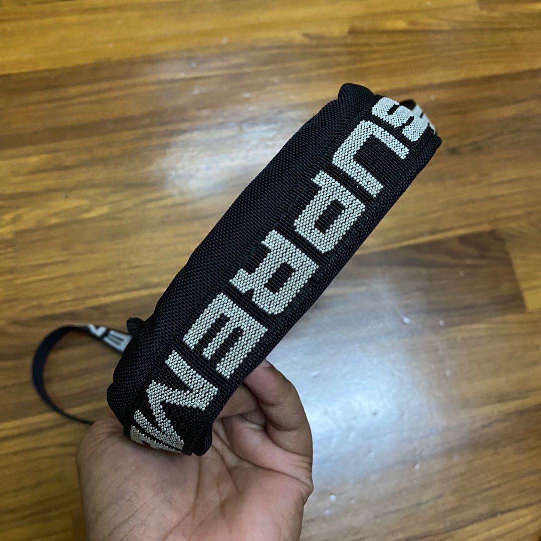 Supreme waist bag store ss18 fake vs real