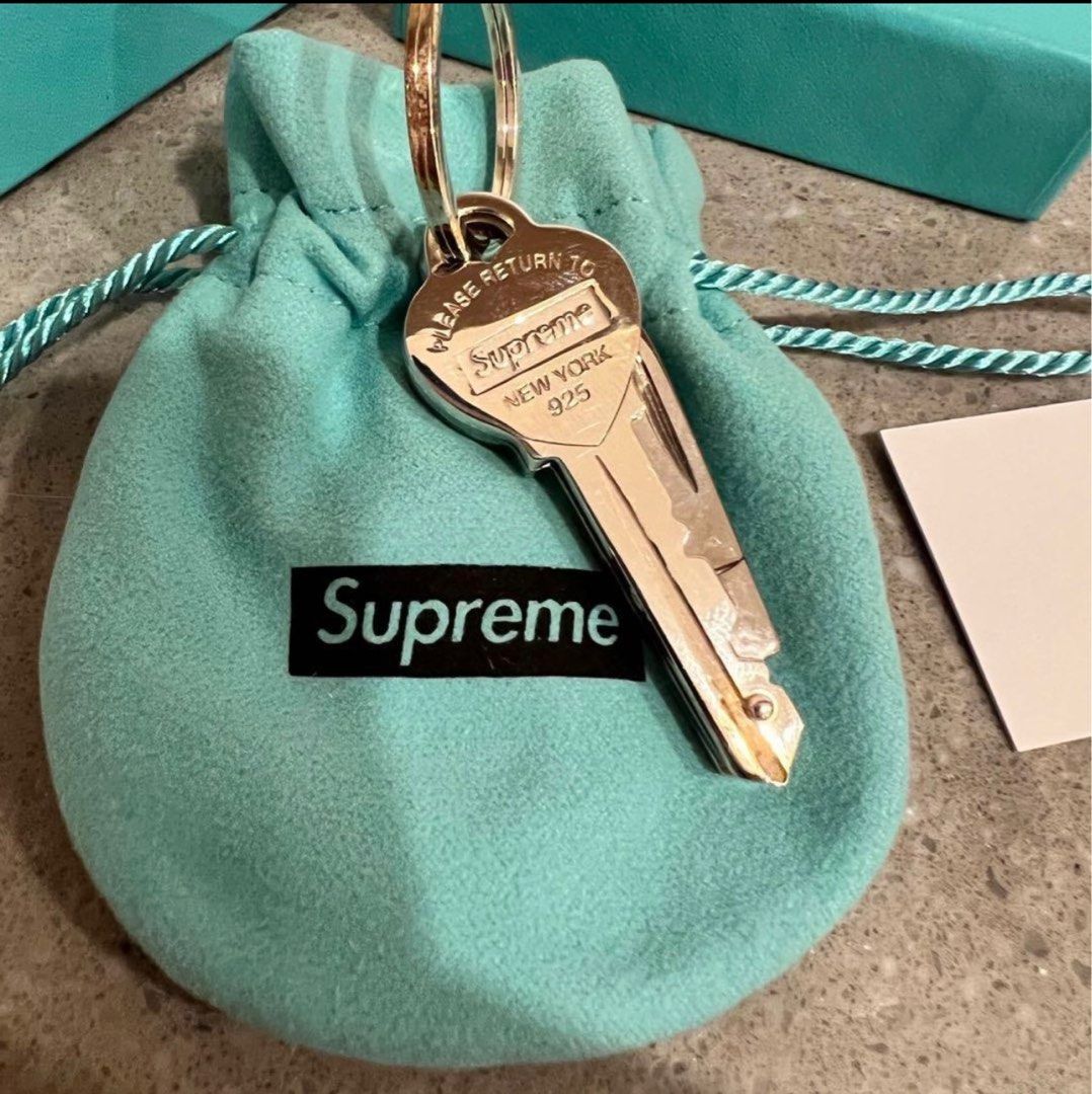 Supreme x Tiffany Co. Return to Heart Knife Key Ring, 名牌, 飾物及