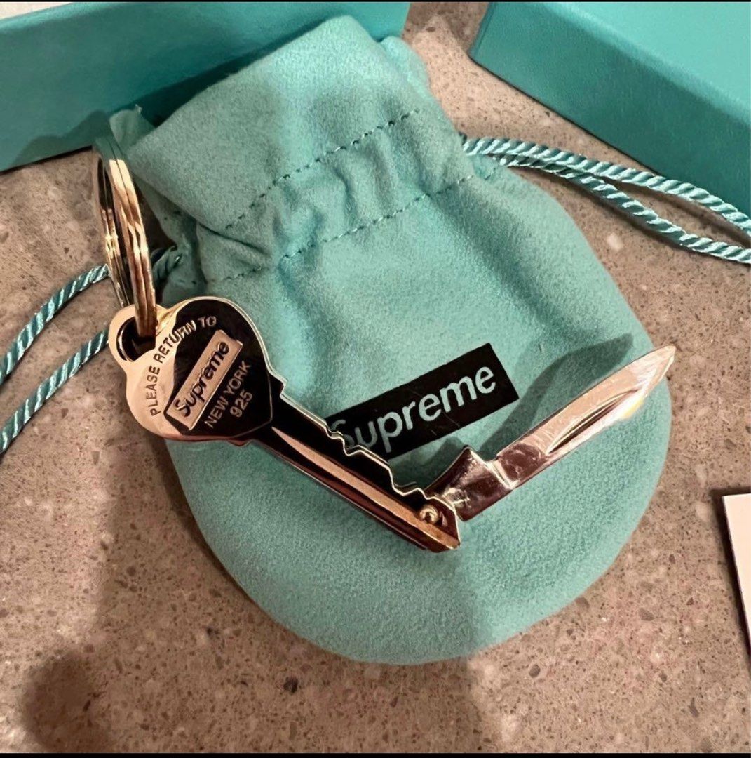 Supreme x Tiffany Co. Return to Heart Knife Key Ring, 名牌, 飾物及