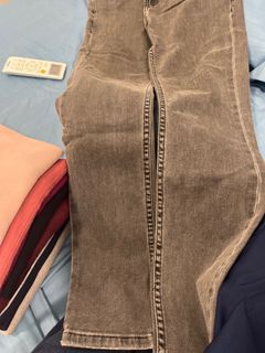 (Category: ) located in . Submitted by clearwardrobe165 (Listing ID 1236817676, Image 1). Description: .