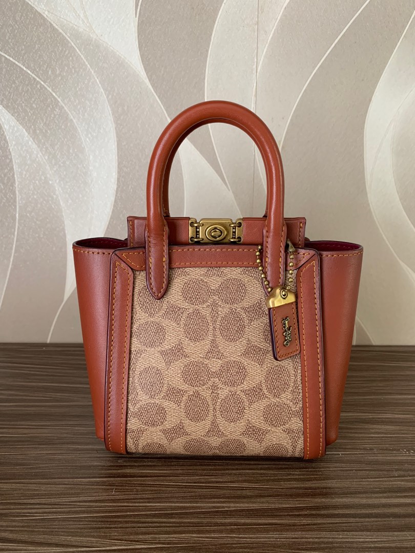 Coach troupe signature hot sale