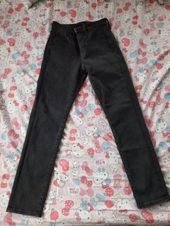 UNIQLO SKINNY STRAIGHT HIGH RISE JEANS