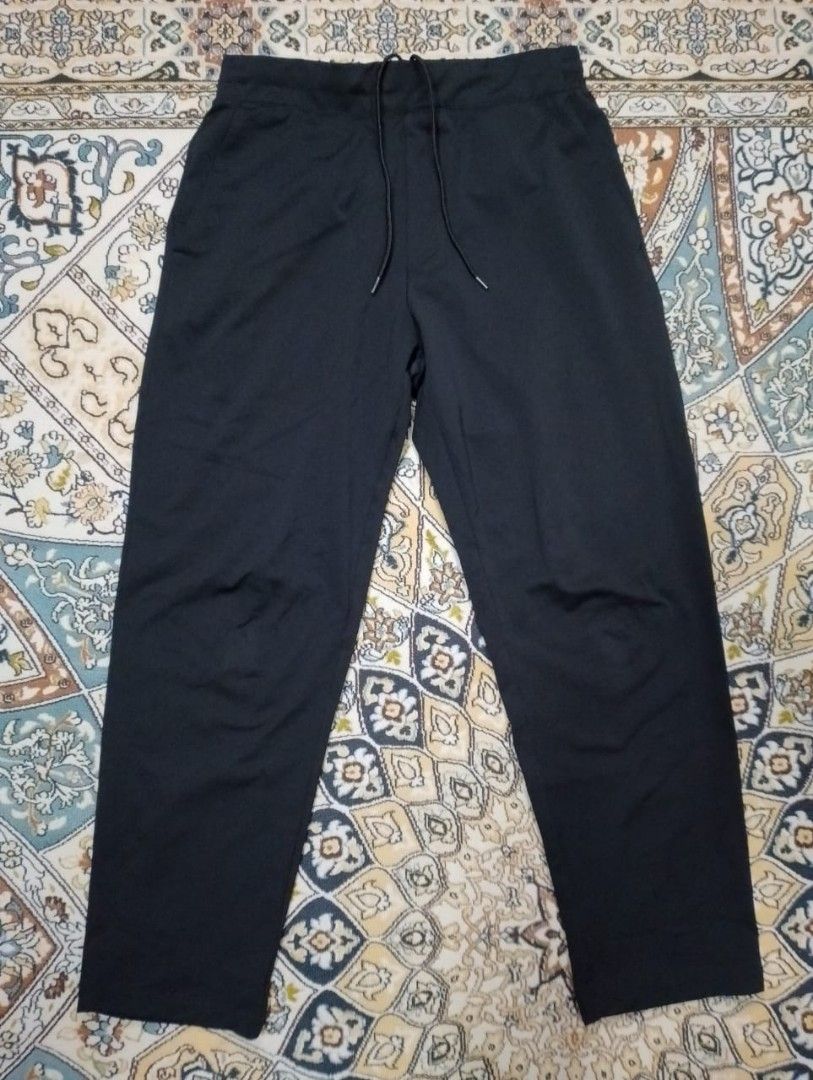 Uniqlo ultra stretch dry ex tapered pants, Men's Fashion, Activewear on  Carousell