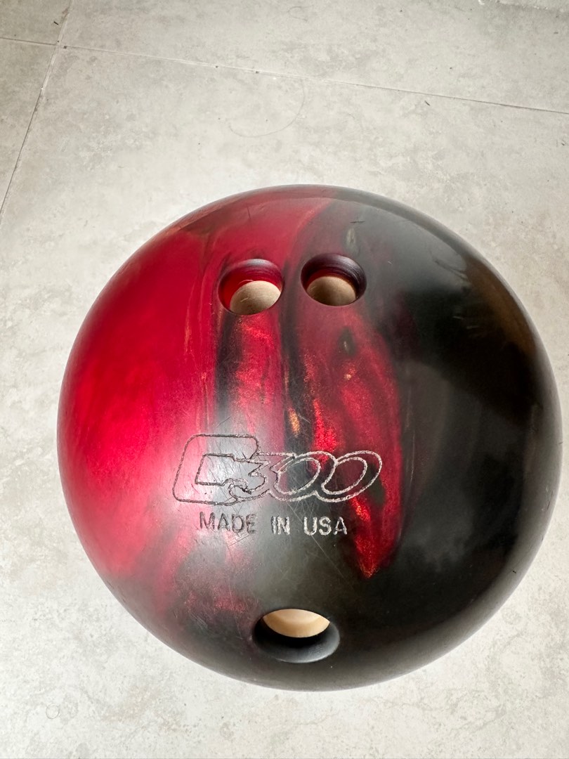 Used 11lbs bowling ball, Sports Equipment, Sports & Games, Billiards