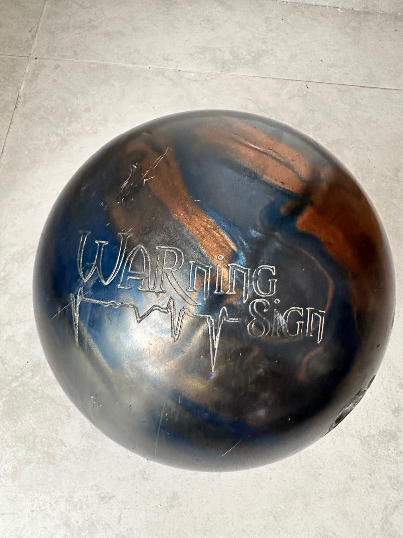 Used 14lbs bowling ball, Sports Equipment, Sports & Games, Billiards