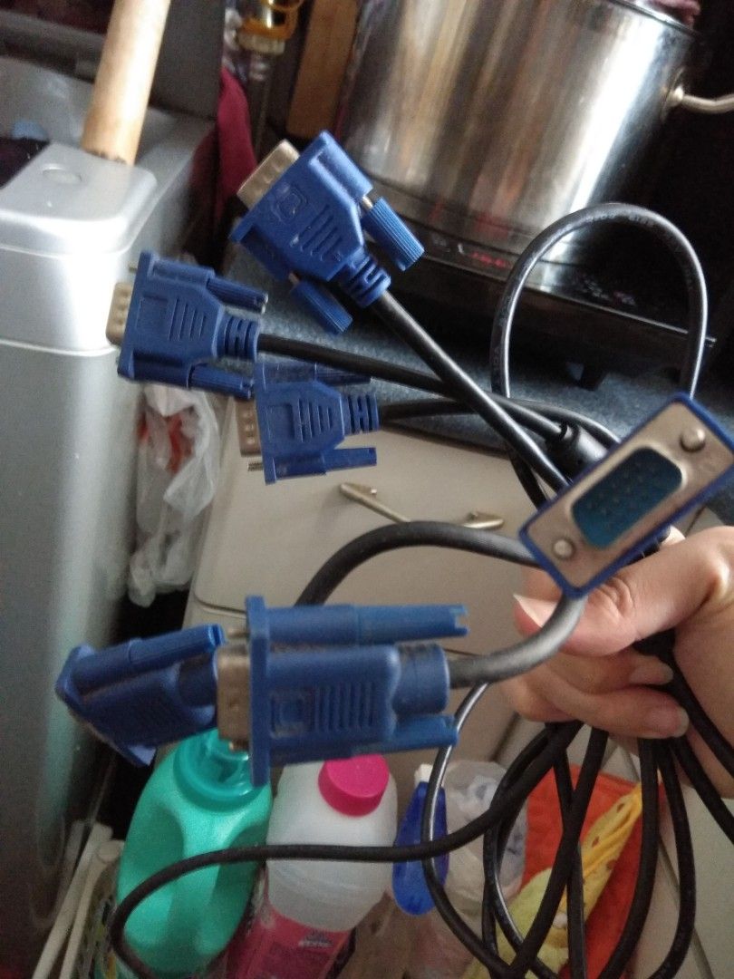Vga lines 3條, 電腦＆科技, 電腦周邊及配件, 電腦線、轉接線及轉換器 Carousell
