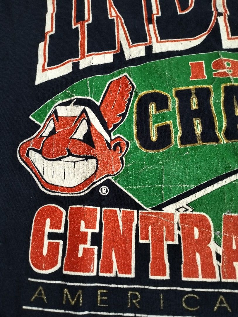 Vintage Cleveland Indians sweatshirt 90s - Depop