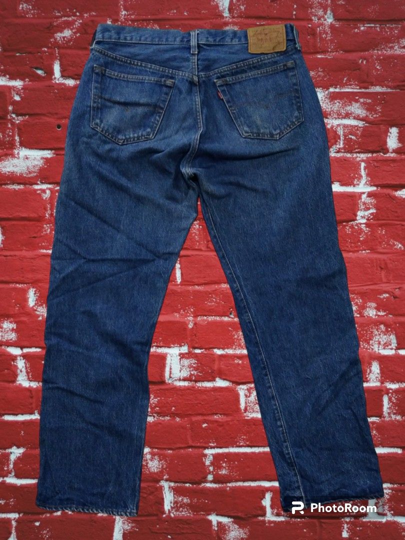 Levi's 524 jeans top