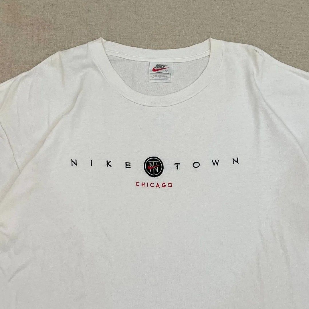 Vintage Nike Chicago Niketown Men's XL T-shirt 