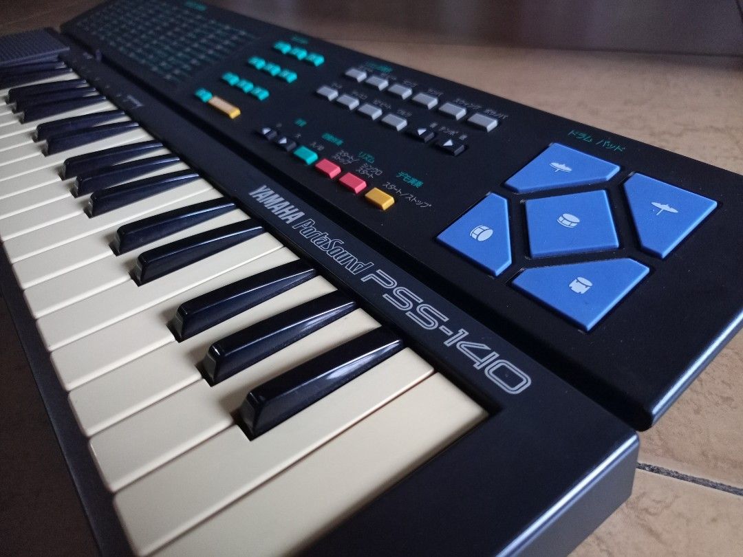Vintage Yamaha PSS 140 Portasound Keyboard FM Digital Synthesizer on