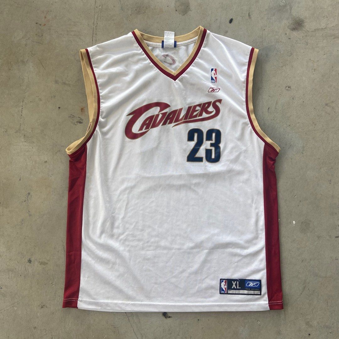 Lebron james clearance cleveland jersey mens