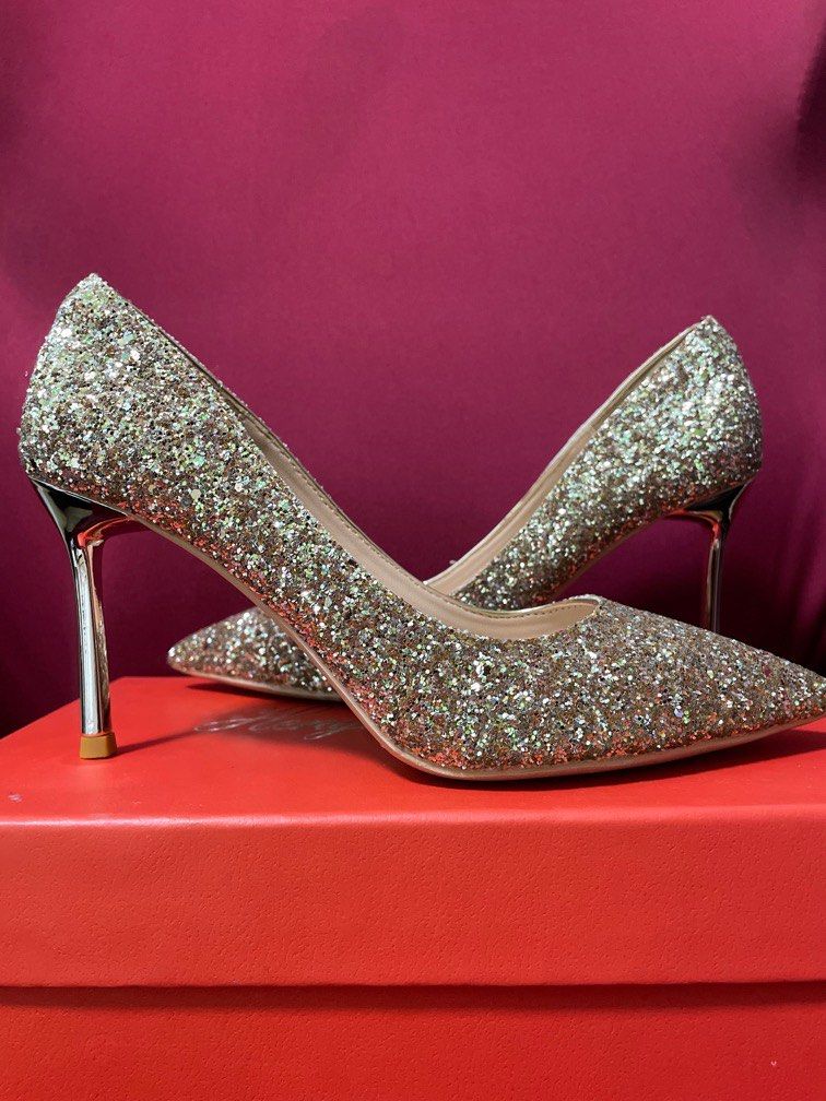 Golden heels for wedding new arrivals
