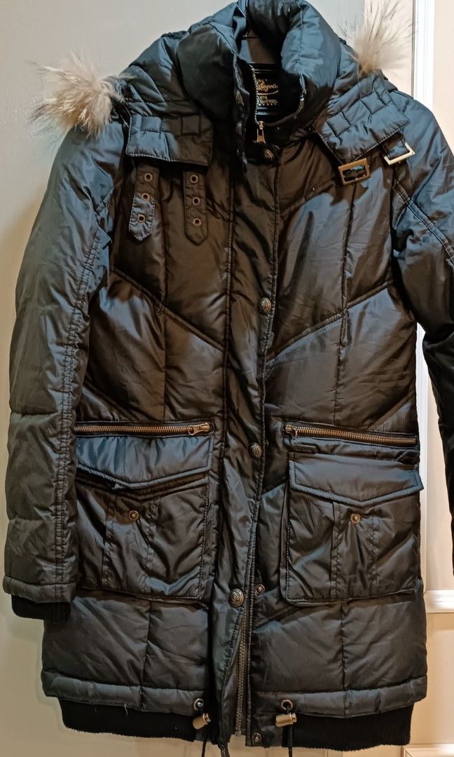 Winter Jacket (Category: Coats, Jackets and Outerwear) located in Shah Alam. Submitted by marlyna77 (Listing ID 1236780990, Image 2). Description: Nice winter jacket.postage rm10.