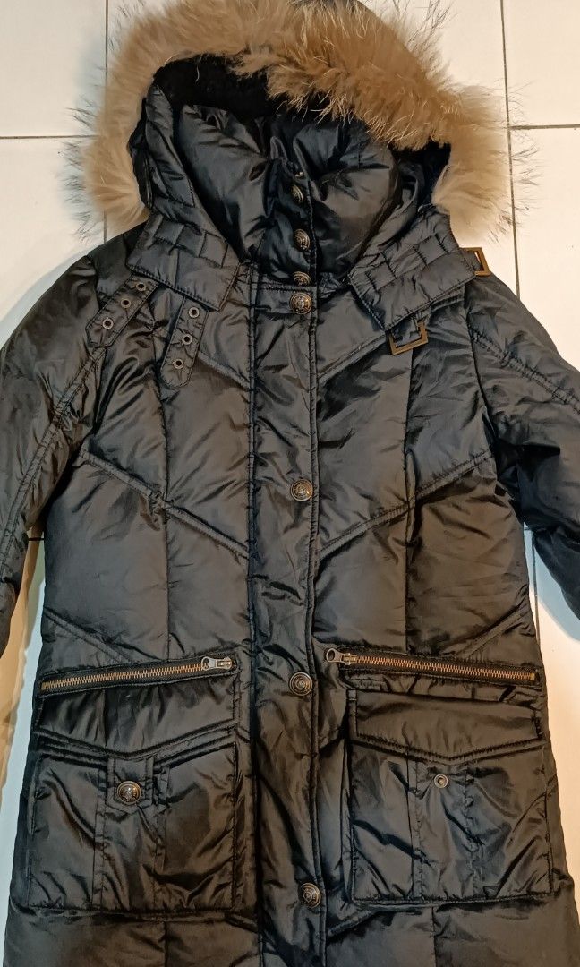 Winter Jacket (Category: Coats, Jackets and Outerwear) located in Shah Alam. Submitted by marlyna77 (Listing ID 1236780990, Image 1). Description: Nice winter jacket.postage rm10.