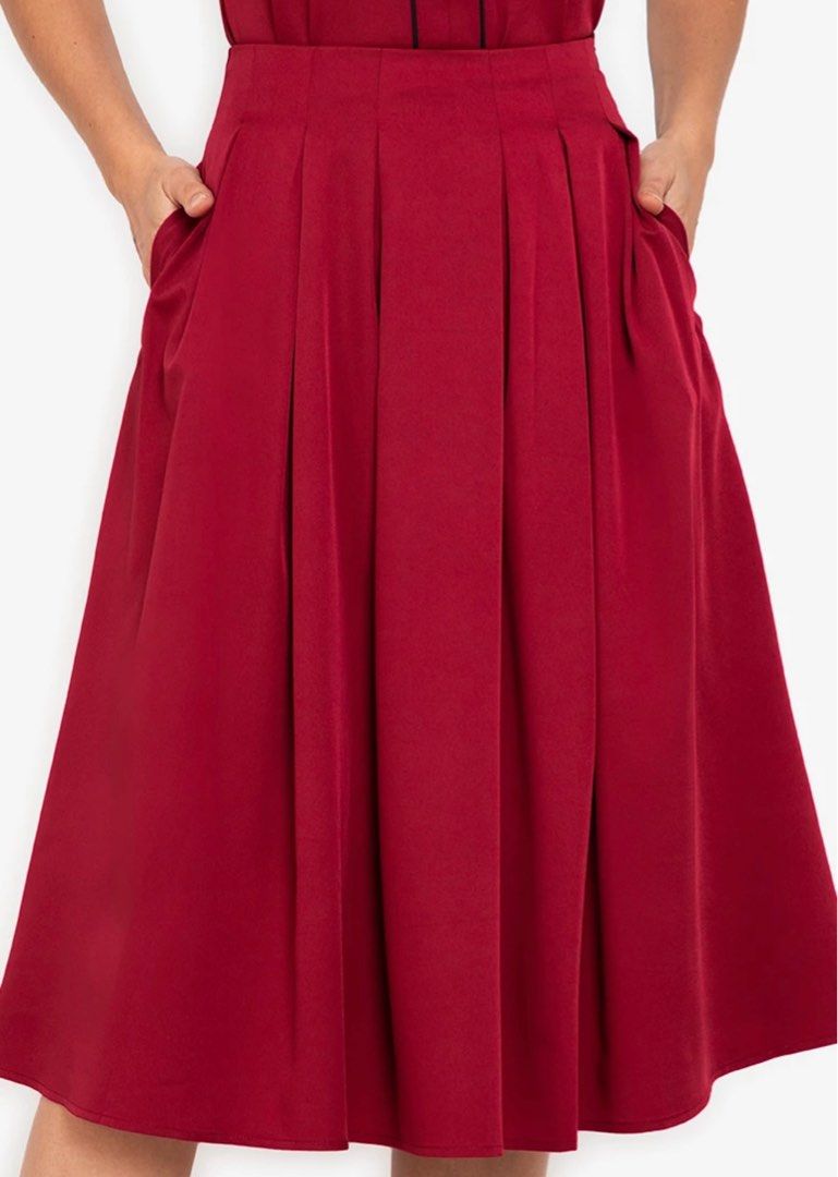 Deep red pleated skirt store