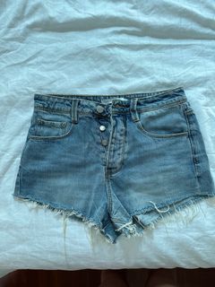 (Category: ) located in . Submitted by buyfromry (Listing ID 1236827729, Image 1). Description: .